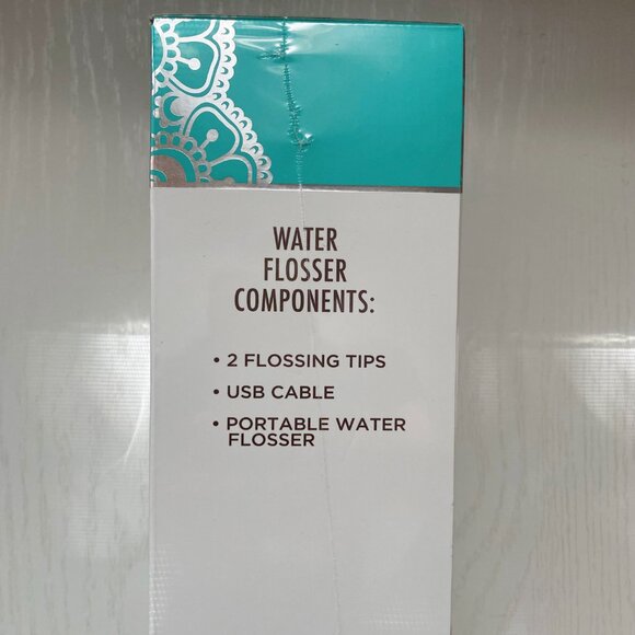 Dental Water Flosser 2.0 with UV Light (290ML) - Picture 2 of 4